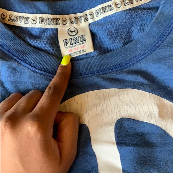 Pink Victoria’s Secret Pullover. - Picture 4 of 5